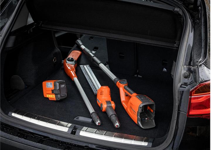 Produktbild Husqvarna 120iTK4-PH inkl. PK4 Hochentaster und HK4 Heckenschere (Akku Kettensäge)
