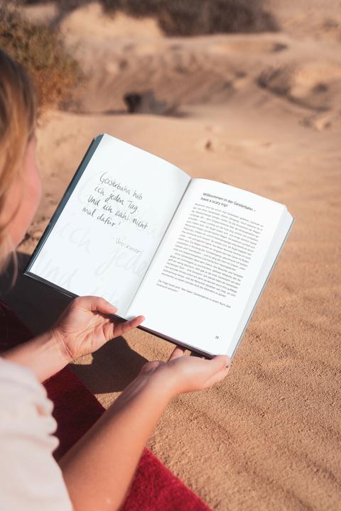 Immagine prodotto Remote Verlag Mut zur Zuversicht (Tedesco, Katharina Dr Roos, Vera Starker, 2024)