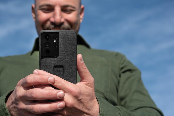 Productafbeelding Peak Design Everyday Smartphone Case voor Samsung S22+ Charcoal (Samsung Galaxy S22+)