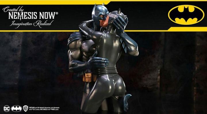 Actual product image Nemesis Now DC Comics Bust Batman & Catwoman 30 cm