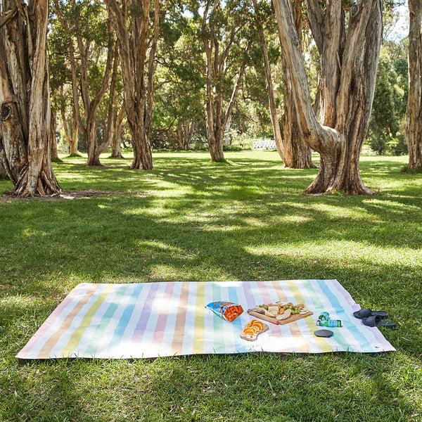 Actual product image Dock & Bay PICNIC BLANKET Unicorn Waves