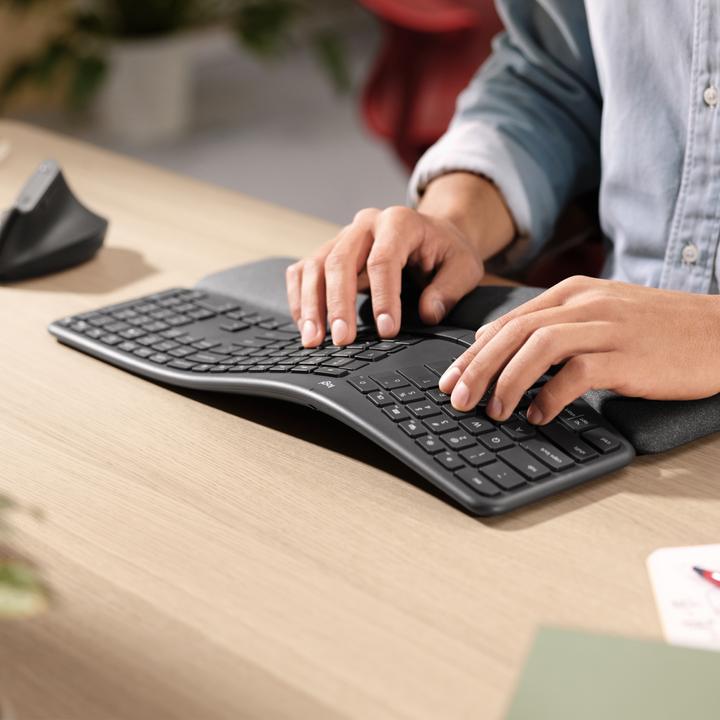 Actual product image Logitech Ergo K860 Split Keyboard for Business (CH, Wireless)