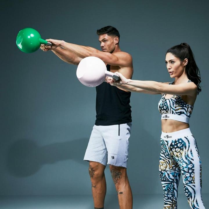 Immagine prodotto Gorilla Sports Competizione Kettlebell (1 x 8 kg, 1 x 12 kg, 1 x 16 kg, 1 x 20 kg, 1 x 24 kg, 1 x 28 kg, 1 x 32 kg, 1 x 40 kg)