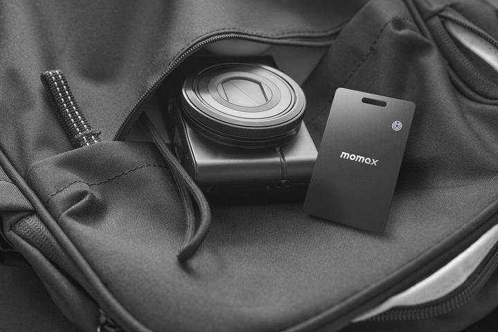 Actual product image Momax PinCard Pro Rechargeable Find My Tracker