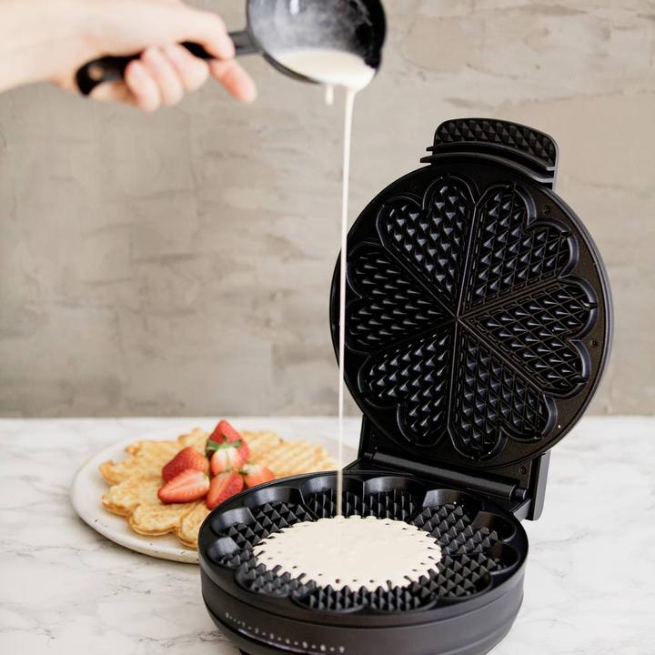 Actual product image Wilfa Waffle maker HEARTS 23, 23cm diameter, 1400 watts