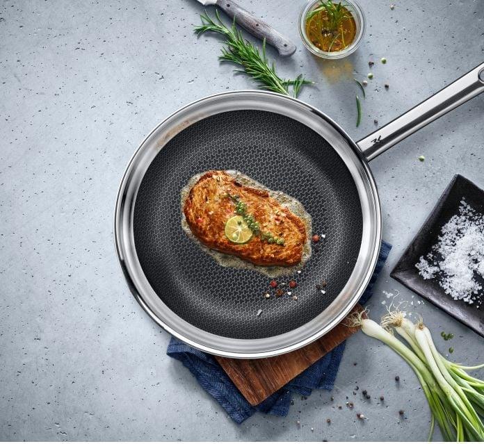 Immagine prodotto WMF Resistenza professionale (28 cm, Padella per friggere, Alluminio, Acciaio inossidabile)