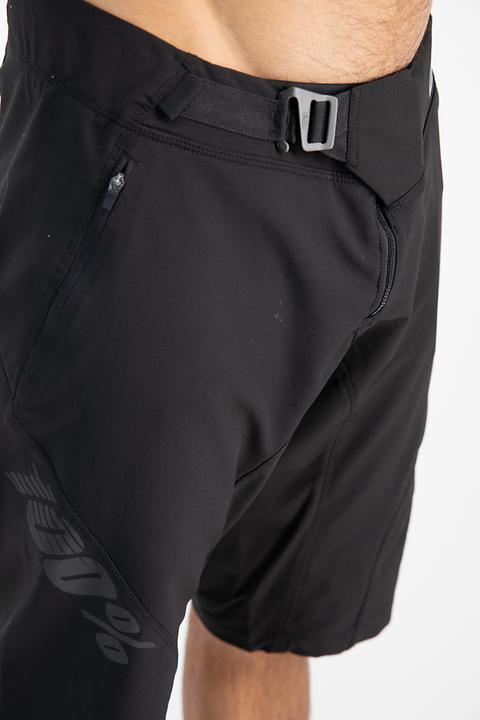 Image du produit 100% Airmatic short de bike hommes (30)