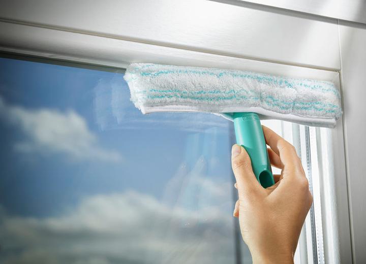 Actual product image Leifheit Dry & Clean window vacuum cleaner set with handle, washer, narrow suction nozzle