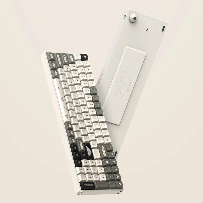 Actual product image Iqunix F97 Hitchhiker Wireless Gaming Keyboard, RGB - Moonstone Switches (DE, Wireless)