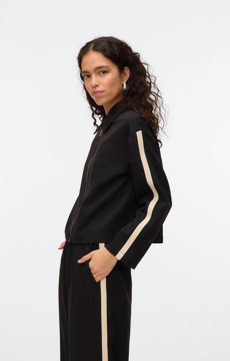 Actual product image Vero Moda VMCHRISSY Leichte Jacke Jacke (40)