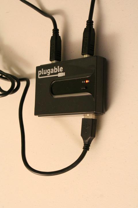 Image du produit Plugable Commutateur de partage de ports USB 2.0 (2 Ports)