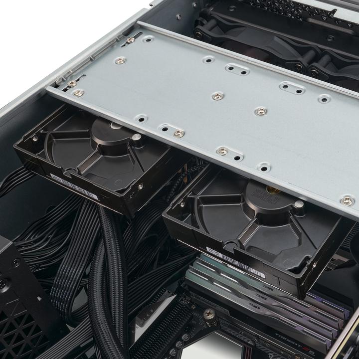 Actual product image Silverstone RM44 (SSI CEB, ATX, Mini-ITX, mATX, E-ATX)