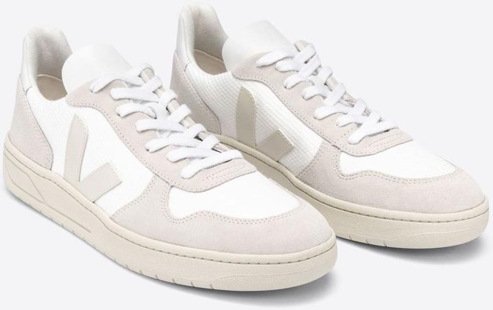 Actual product image Veja V-10 (38)