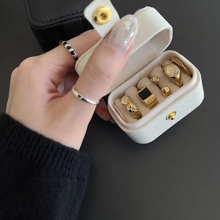 Produktbild Only-Bags.Store Mini Tragbare Kleine Schmuck Aufbewahrungstasche Reise Einfache Leder Ring Halskette Ohrringe