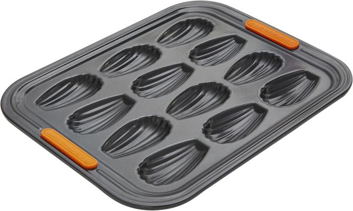 Actual product image Le Creuset Madeleine