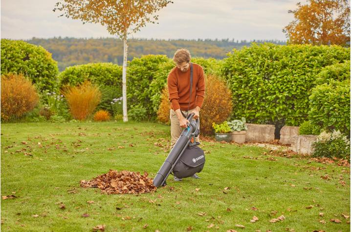 Immagine prodotto Gardena Akku-Laubsauger/Laubbläser PowerJet Collect 18V P4A solo (grau/schwarz, ohne Akku und Ladegerät, POW (Batteria ricaricabile, Aspiratore e soffiatore)