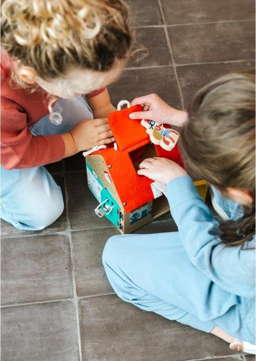 Produktbild Lilliputiens Lernhaus mit Mehrfachverschlüssen