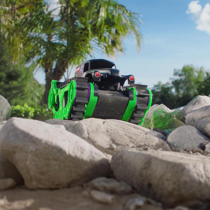 Actual product image Monster Jam Grave Digger Trax