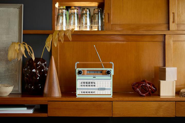Actual product image LEGO Retro portable radio (10334, LEGO Icons, LEGO Rare Sets)