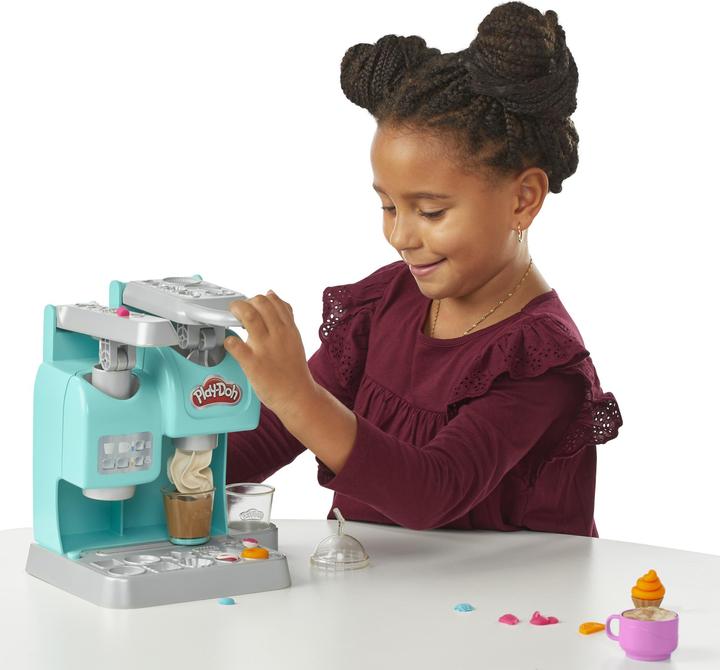 Productafbeelding Play-Doh Kitchen Creations Kneedplezier Café, Café speelset met 20 accessoires en 8 blikken
