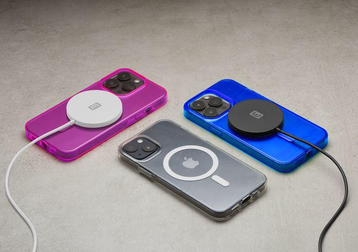 Actual product image Cellularline Gloss Mag Case (Apple iPhone 14)