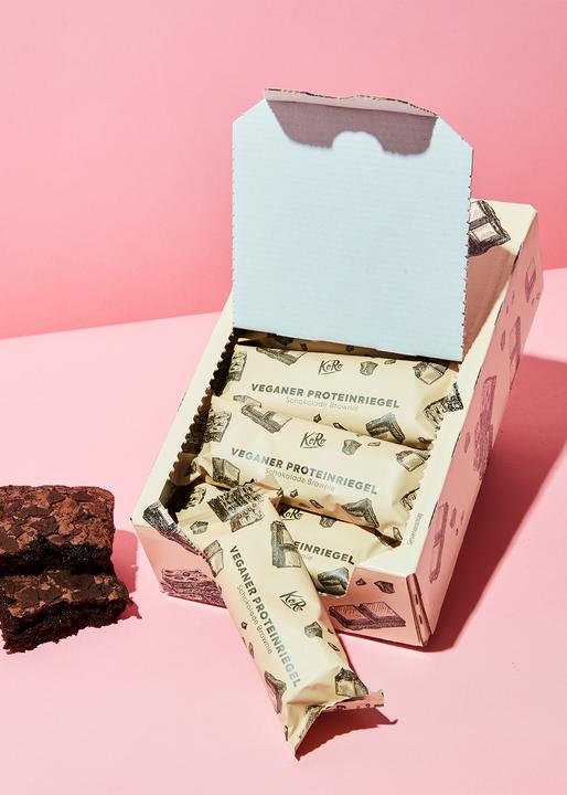 Image du produit KoRo Barre protéinée végétalienne au goût de brownie, enrobée de chocolat. Avec édulcorants. (1 pcs, 825 g)