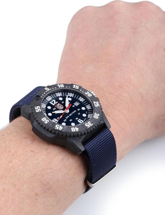 Actual product image Luminox Master Carbon Seal 3800 Series (Analogue wristwatch, Swiss made, 46 mm)
