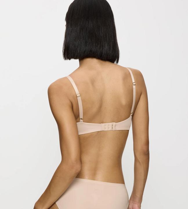 Image du produit Triumph Essentiels pour le maquillage du corps WP (80 B, Une unité par pack)