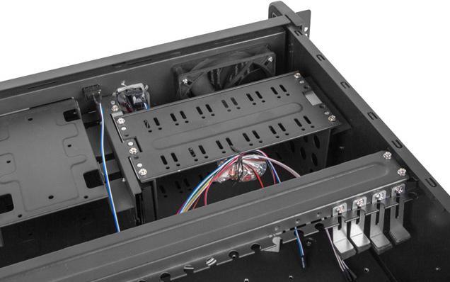 Image du produit Lanberg SC01-4504-10B Boîtier modulaire pour serveur Rack (4U)