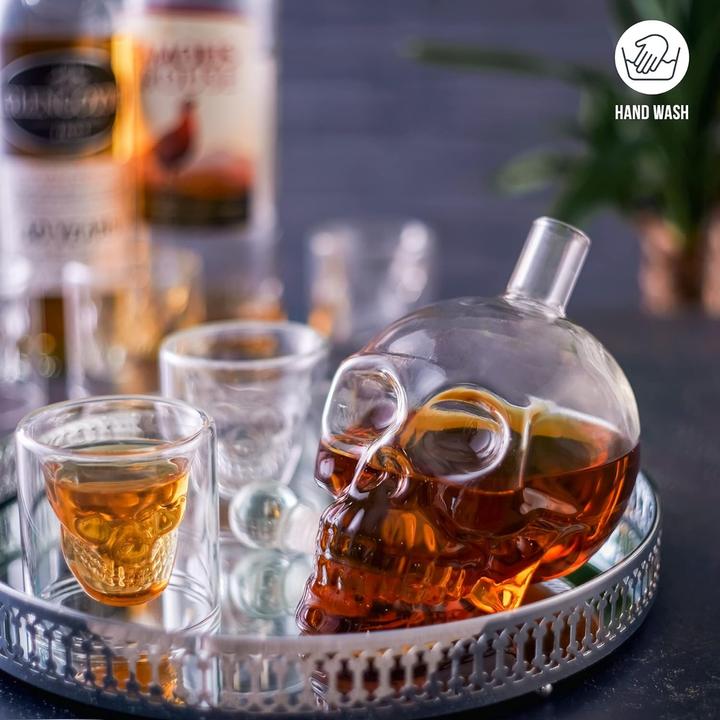 Actual product image Oak & Steel Skull whisky glasses and decanter set (0.70 l)