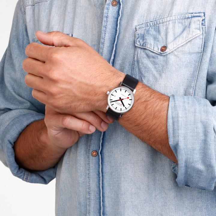 Actual product image Mondaine Evo2 - Automatic (Analogue wristwatch, Swiss made, 40 mm)