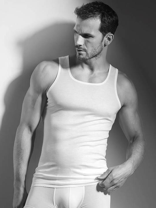 Actual product image ISA Bodywear Athlete shirt (L)