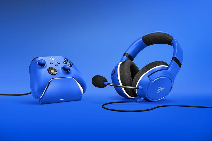 Actual product image Razer Essential Duo Bundle Kaira X for Xbox Charging Stand for Xbox Controller blue (Cable)