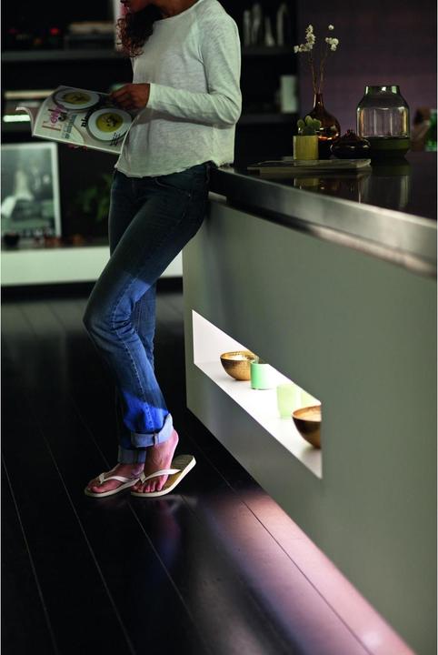 Image du produit Philips Hue Lightstrip Plus (RGBW, 200 cm, Intérieur)