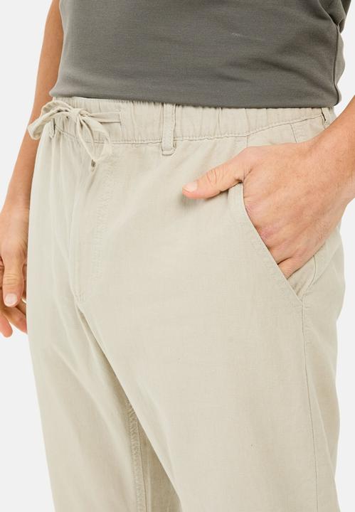 Actual product image Camel Active Chinohose mit Kordelzug aus einem Leinenmix (38)