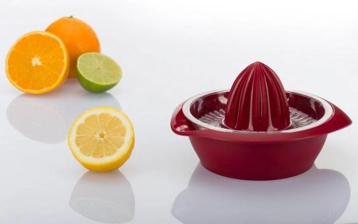 Immagine prodotto Westmark Spremiagrumi in plastica di colore rosso, 0,5 l, Ø 16,5 cm (Spina UE)