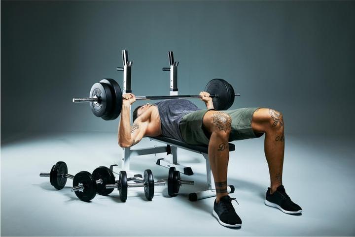 Image du produit Gorilla Sports Banc de musculation avec étagère