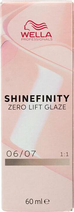 Immagine prodotto Wella Shinefinity Colore Demi-Permanente per Capelli Noce Profondo 06/07 Biondo Scuro Naturale Sabbia 60ml (06, 07 Biondo scuro naturale sabbia)