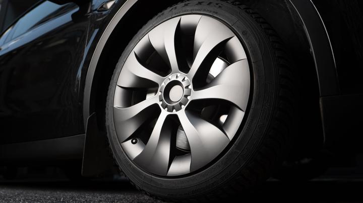 Produktbild Made4EV Turbo Radkappen im Turbinen Design für das Tesla Model Y (4 Stück, 19")