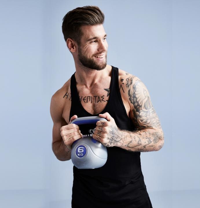 Produktbild Gorilla Sports Kettlebell Stylish (2 x 8 kg, 2 x 6 kg, 2 x 3 kg)
