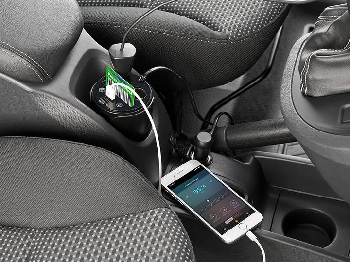 Produktbild Auvisio Kfz-Lade-Verteiler mit FM-Transmitter, Freisprecher und MP3-Player