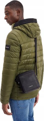 Immagine prodotto Calvin Klein Borsa da uomo Minimalism Cube Reporter, Ck Black, Taglia unica (51% POLIESTERE RICICLATO, 49% POLIURETANO)
