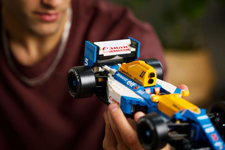 Actual product image LEGO Williams Racing FW14B mit Nigel Mansell (10353, LEGO Icons)