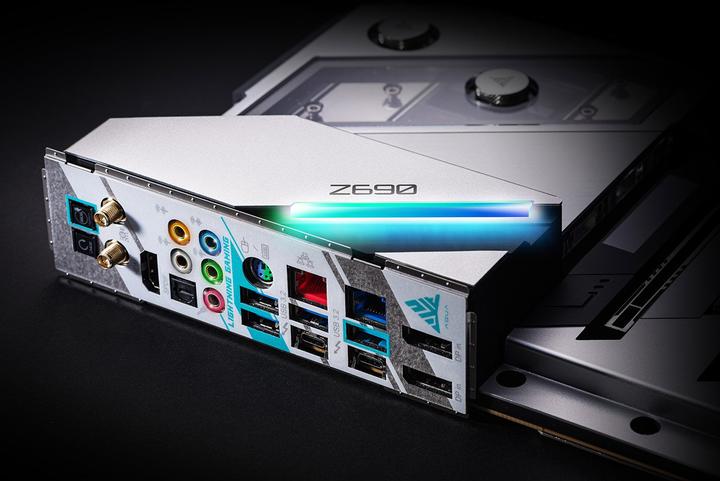 Actual product image AsRock Motherboard Z690 Aqua OC (LGA 1700, Intel Z690 (DDR5), E-ATX)