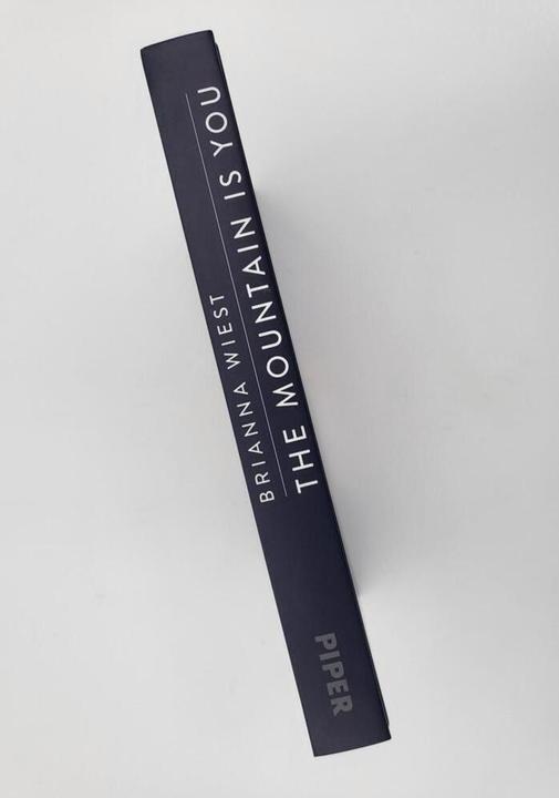 Actual product image The Mountain Is You (German, Brianna Wiest, Renate Grasstat, 2022)