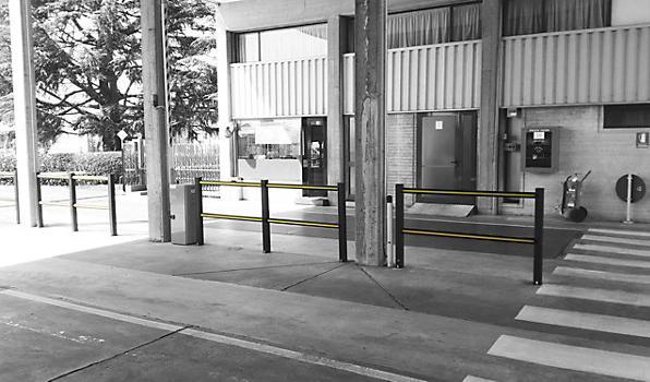 Actual product image kaiserkraft FLEX IMPACT handrail system, black posts - black/yellow struts, width 1250 mm.