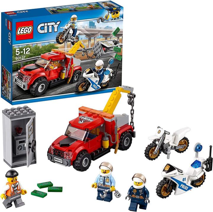 Actual product image LEGO Tow truck on the road (60137, LEGO City)