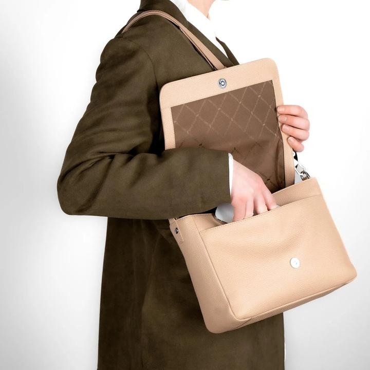 Actual product image Braun Büffel HANNA Flap