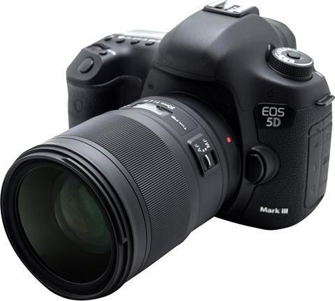 Actual product image Tokina Opera 50mm 1.4 FF, Nikon (Nikon F, full size)