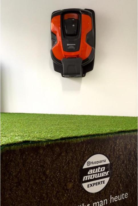 Image du produit Husqvarna Support mural (Tondeuse automatique, Rangement des machines de jardin)